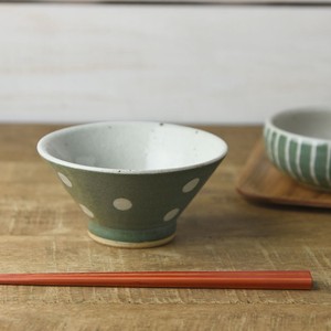 手しごと 13cm富士山型茶碗 みどり 水玉[H161][日本製/美濃焼/和食器]