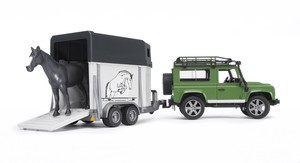 【bruder】PRO SERIES　Land Rover Def.ワゴン＆馬牽引トレーラー