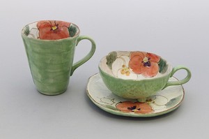 「毎日使う器」　花花兎（緑）　マグ／コーヒー碗皿