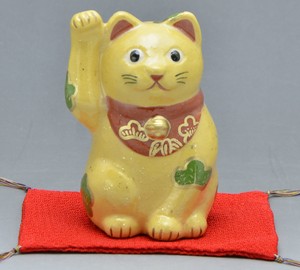 Beckoning cat Shochikubai Ornament