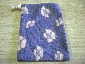 日本製　花柄  巾着（青）