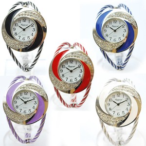 カラーワイヤーバングルウォッチ　レディース腕時計　ファッション　ブレスレット