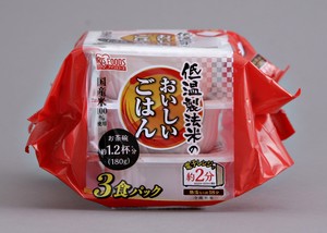 【アイリスオーヤマ　食品　パックご飯】　低温製法米のおいしいごはん　国産米100％180g×3P　角型