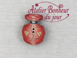 フランス製　木製ボタン　アトリエ ボヌール ドゥ ジュール 【香水】
