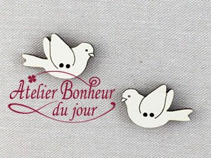 フランス製　木製ボタン　アトリエ ボヌール ドゥ ジュール 【カップルの鳥・アイボリー】