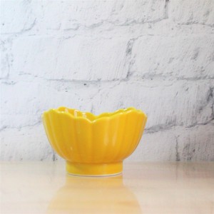 Mini Dish Pastel Yellow Made in Japan HASAMI Ware Leaf Deformation