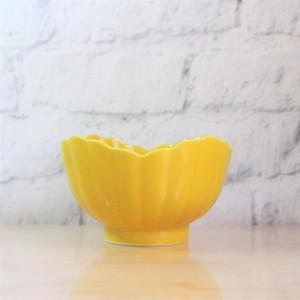波佐见烧 小钵碗 变形 黄色 粉彩 日本制造