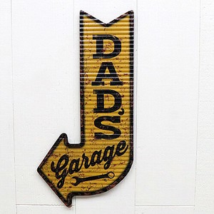 【サイン】エンボス ティン サイン DAD'S GARAGE ARROW CA125567