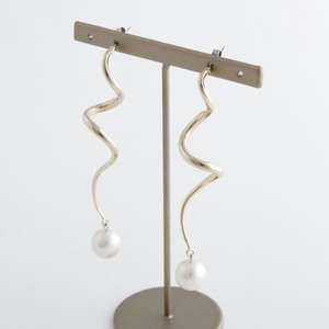 Spiral pearl pierce (Fashion blogger ANRI UMETANI design)