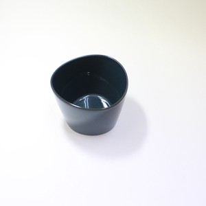 フリーカップ　トロワ（NV）　日本製　波佐見焼　カラー　変形　白山陶器