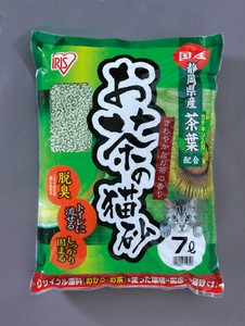【アイリスオーヤマ　ペット用品・ペットフード　猫砂】　お茶の猫砂