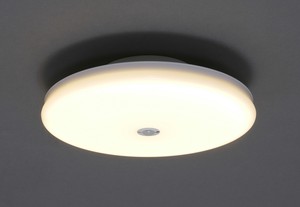 【アイリスオーヤマ　照明　家庭照明】　LED小型シーリングライト　薄形　2000lm　電球色　人感センサー付