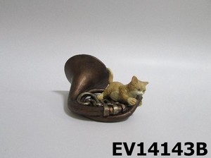 EV14143Bミニ樹脂ホルン猫　茶黒