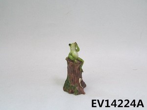 EV14224A　ミニ樹脂　小梢上　あくび　リアル　蛙　カタツムリ