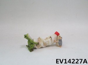 EV14227Aミニ樹脂チューブに蛙とハリネズミ