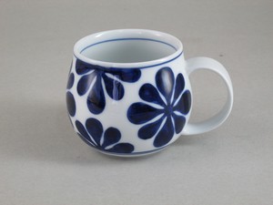 青い花　樽型マグカップ