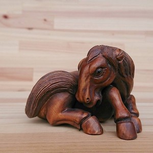 銘木ツゲ材　木彫りの馬　A　【工芸品】　【木彫品】