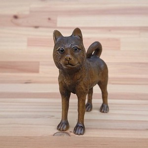 銘木ツゲ材　木彫りの柴犬　【工芸品】　【木彫品】