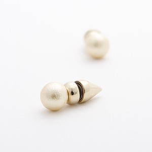 Studs Pearl Magnet Earring