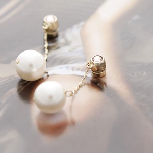 Pearl Chain Magnet Earring