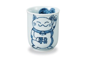 Kutani ware Japanese Teacup Beckoning Cat