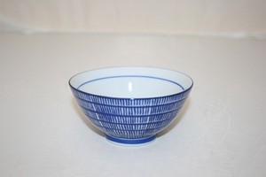 19LH59　傘型茶碗　線紋