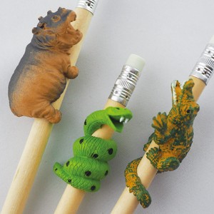 アニマルペンシル / リアルな動物たちが巻き付いたユニークな鉛筆