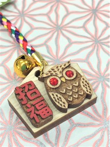 Original Laser Hand Craft Japanese Cypress Rhinestone Owl Ema Cell Phone Charm