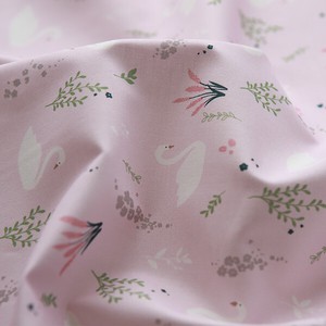 【生地】【布】【コットン】Floral swan - ベリー デザインファブリック★1m単位でカット販売