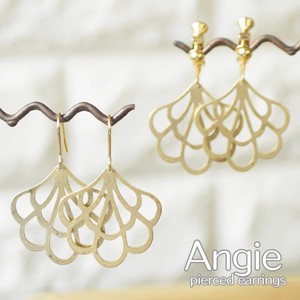 再入荷【Angie】 無垢真鍮 バンチオブフラワー ゴールド ピアス／イヤリング 4タイプ。
