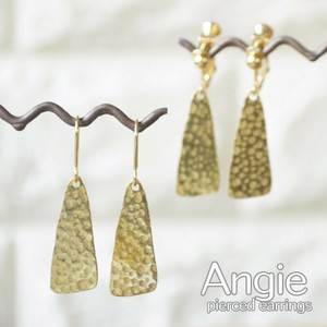 再入荷【Angie】 無垢真鍮 平面サンド三角形 ゴールド ピアス／イヤリング 4タイプ。