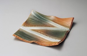 灰釉ヒワ掛け角皿【日本製　陶器】