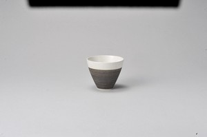チョコウズ 反湯呑【日本製　陶器】