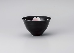 黒釉桜花ゆったり碗（小）【日本製　磁器】