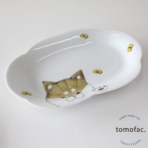 花型皿　わんぱくいぬ　日本製　波佐見焼　皿鉢　変形　動物シリーズ