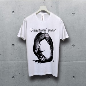 bombing アート デザイン　ホワイト Tシャツ　デザイン名【 Unnatural peace 】