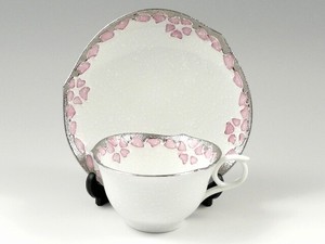 プラチナピンク桜輪花浅型　コーヒーカップ＆ソーサー
