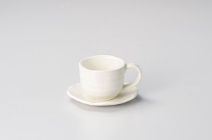 手造りモダン粉引（土物）コーヒーカップ 【日本製    陶器】