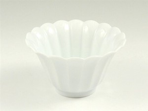 白磁菊型　小鉢