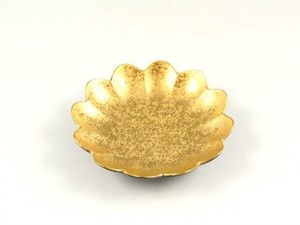 金濃黒釉掛分　菊型小皿
