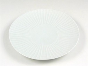 白磁しのぎ　6寸皿