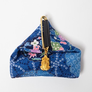 Chirimen Crepe Fabric Triangle Coin Purse with a frog's charm