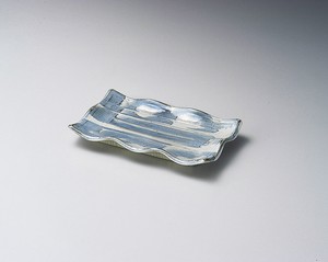藍染波型焼物皿  【日本製    磁器】