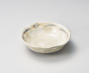 手造り粉引華紋（土物）三ツ押盛鉢  【日本製    陶器】