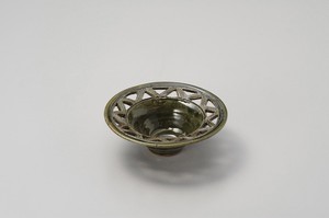 織部透かしリム小鉢（手造り）  【日本製    陶器】