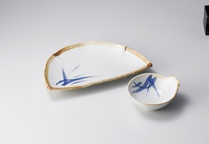 白淡雪ススキ扇型天皿  【日本製    陶器】