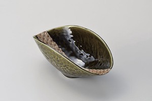 格子織部手造り風変形鉢  【日本製    陶器】
