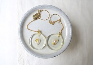 Pierced Earrings Gold Post Pearls/Moon Stone Pearl Gradation
