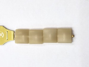 【日本製】棒管ビーズ　12x12mm　カラー：ケシライトベージュ(TM)　四角