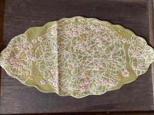 ＜cherry　blossoms　embroidery＞テーブルセンター・2色